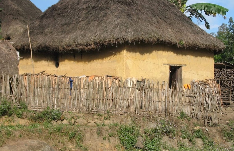 Nam mạng sinh năm 1960 Canh Tý mang mệnh Bích Thượng Thổ