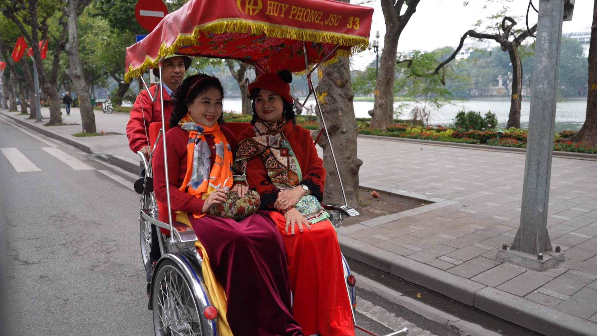 Xuất hành theo hướng hợp mệnh giúp nữ Nhâm Dần 1962 giữ vững sức khỏe và tinh thần