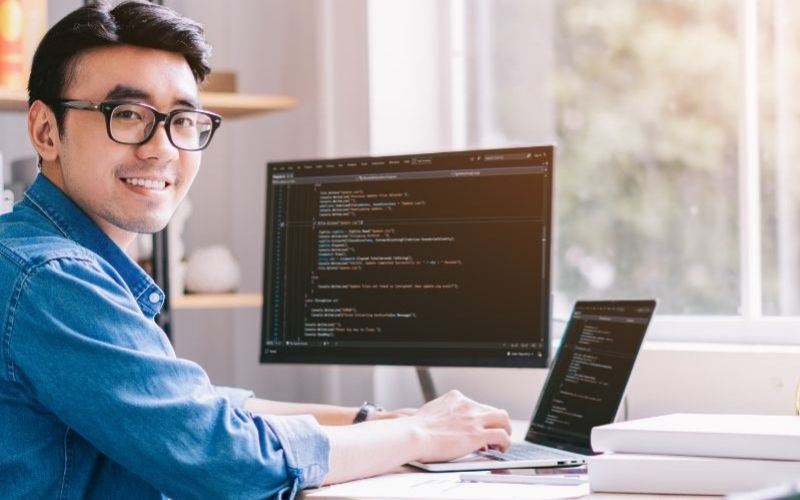 Hợp mệnh Thủy với năm 2026, nam mạng Bính Tý sẽ gặp nhiều cơ hội tốt trong công việc