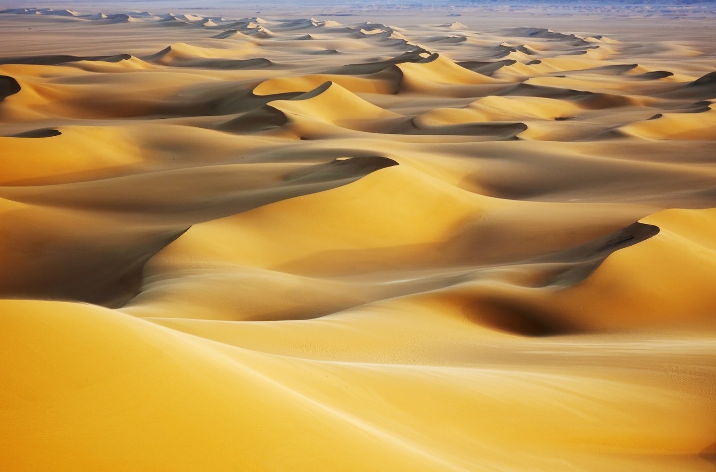 Nam mạng sinh năm 1977 thuộc mệnh Sa Trung Thổ