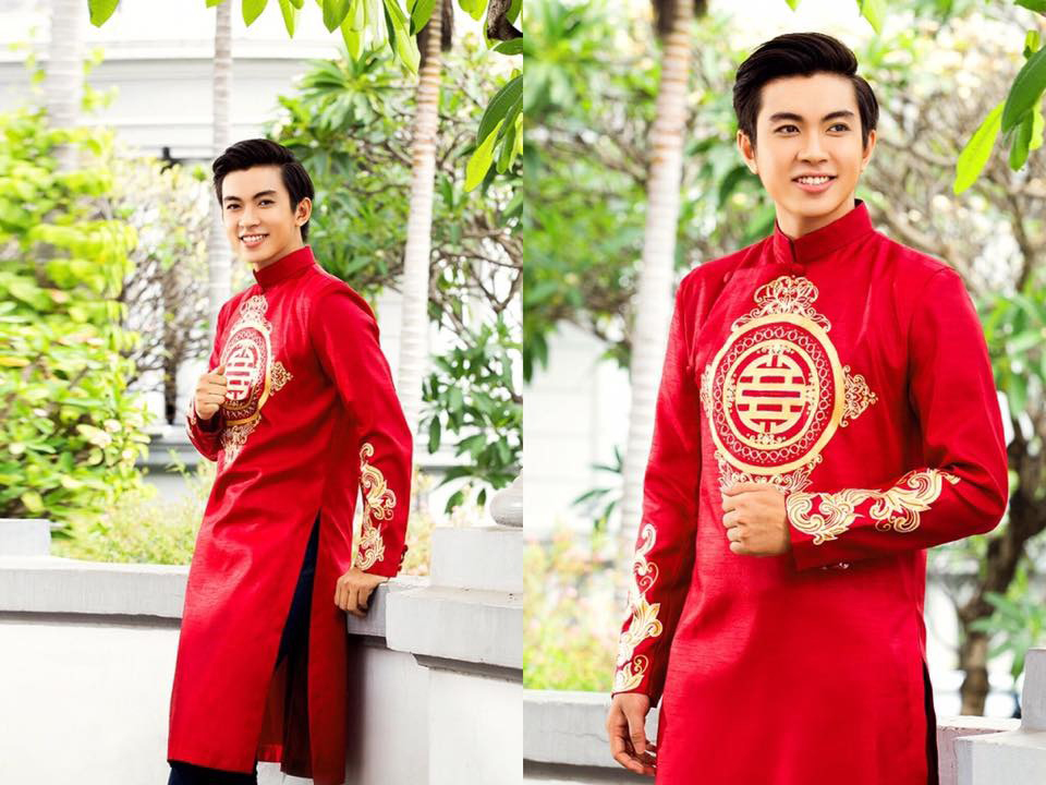 Nên mặc trang phục màu đỏ thuộc hành Hỏa và xuất hành theo hướng tốt để đón năm mới tài lộc dồi dào