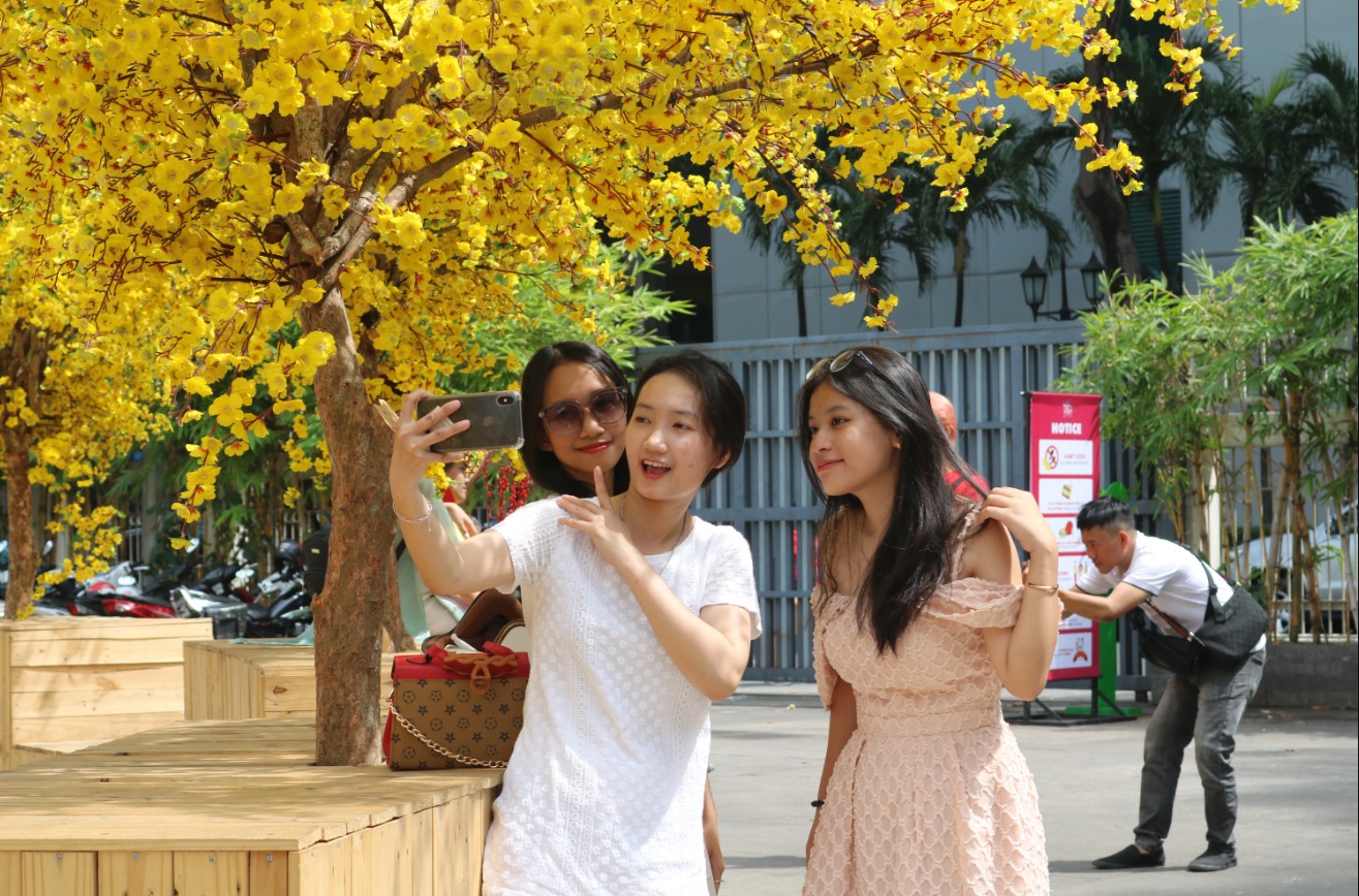 Xuất hành đầu năm trong khung giờ hợp mệnh giúp  nữ mạng Tân Tỵ 2001 tinh thần thoải mái hơn