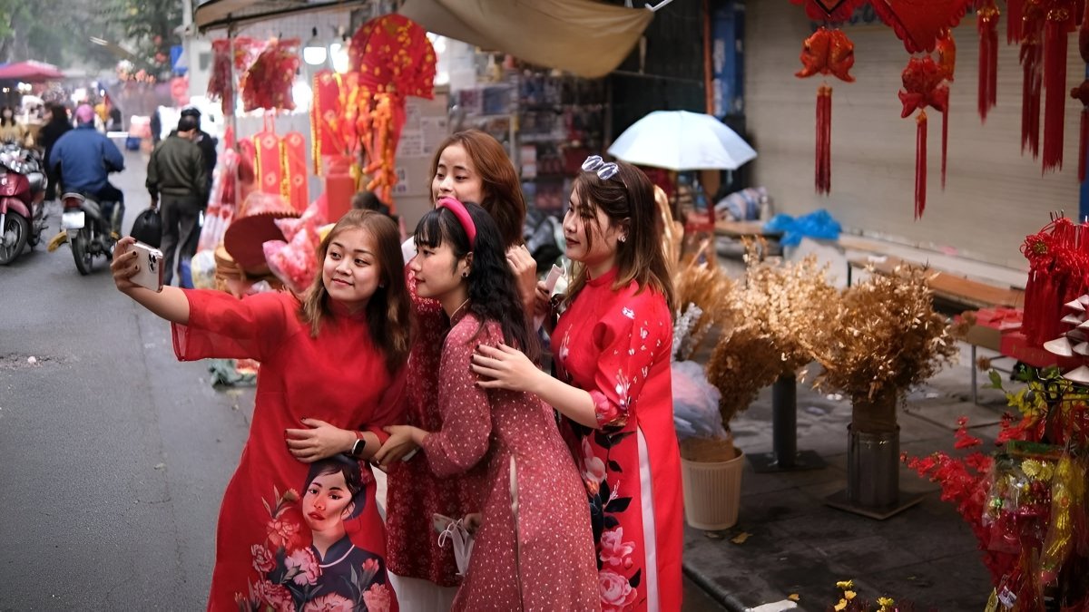 Nữ Giáp Thân 2004 khi xuất hành nên chọn những hướng bổ trợ cho bản mệnh