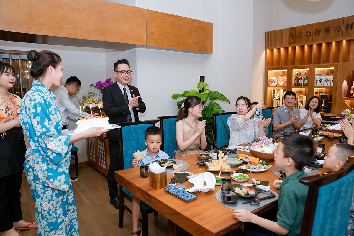 Người mở hàng nên là người vui vẻ, hòa nhã và khỏe mạnh