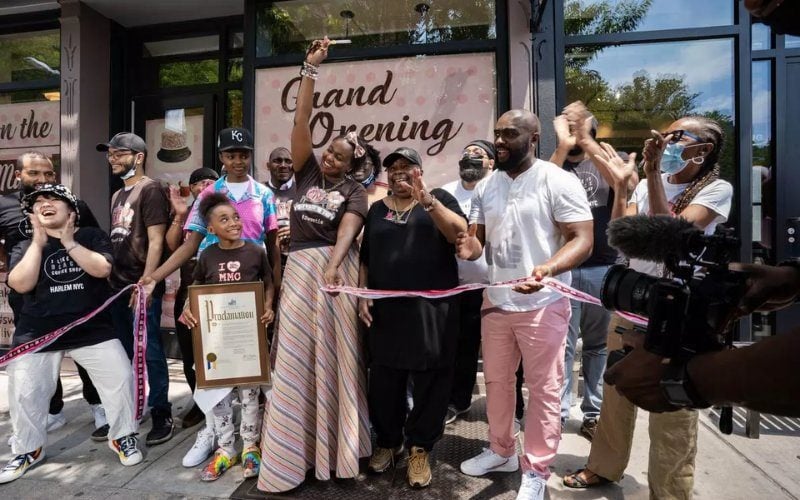 Người được mượn tuổi nên là người thân quen, không gặp vận hạn trong năm mới và có nhiều năng lượng tích cực