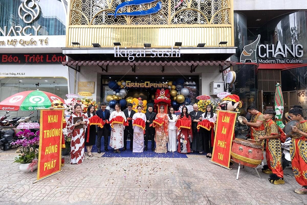 Chọn ngày khai trương hợp mệnh giúp tăng vận khí và thu hút khách hàng