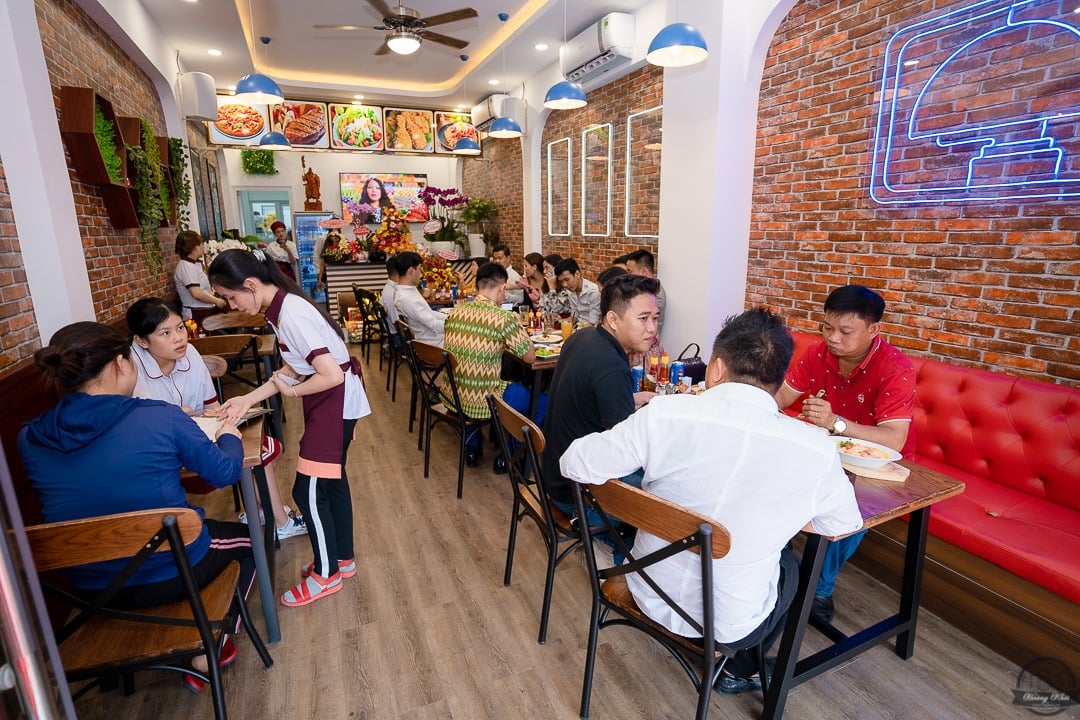 Bạn nên sắp xếp nhân sự hợp lý để hoạt động khai trương diễn ra suôn sẻ