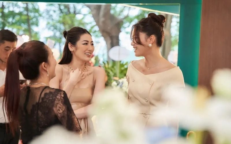 Bính Ngọ 2026 tương sinh giúp nữ Canh Thìn thuận lợi bứt phá khi khai trương cửa hàng