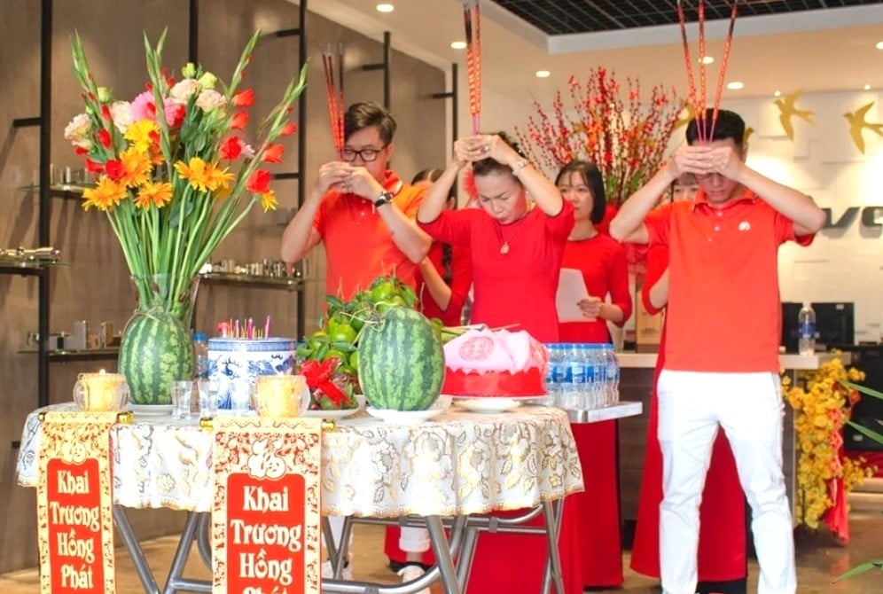 Khai xuân vào khung giờ phù hợp giúp bạn cảm thấy yên tâm hơn khi bắt đầu giao dịch đầu tiên của năm