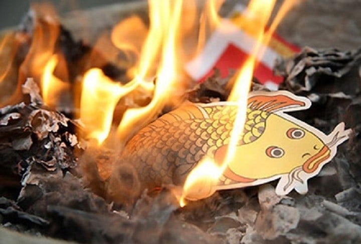 Gia chủ nên đốt vàng mã sau khi kết thúc lễ cúng Táo quân