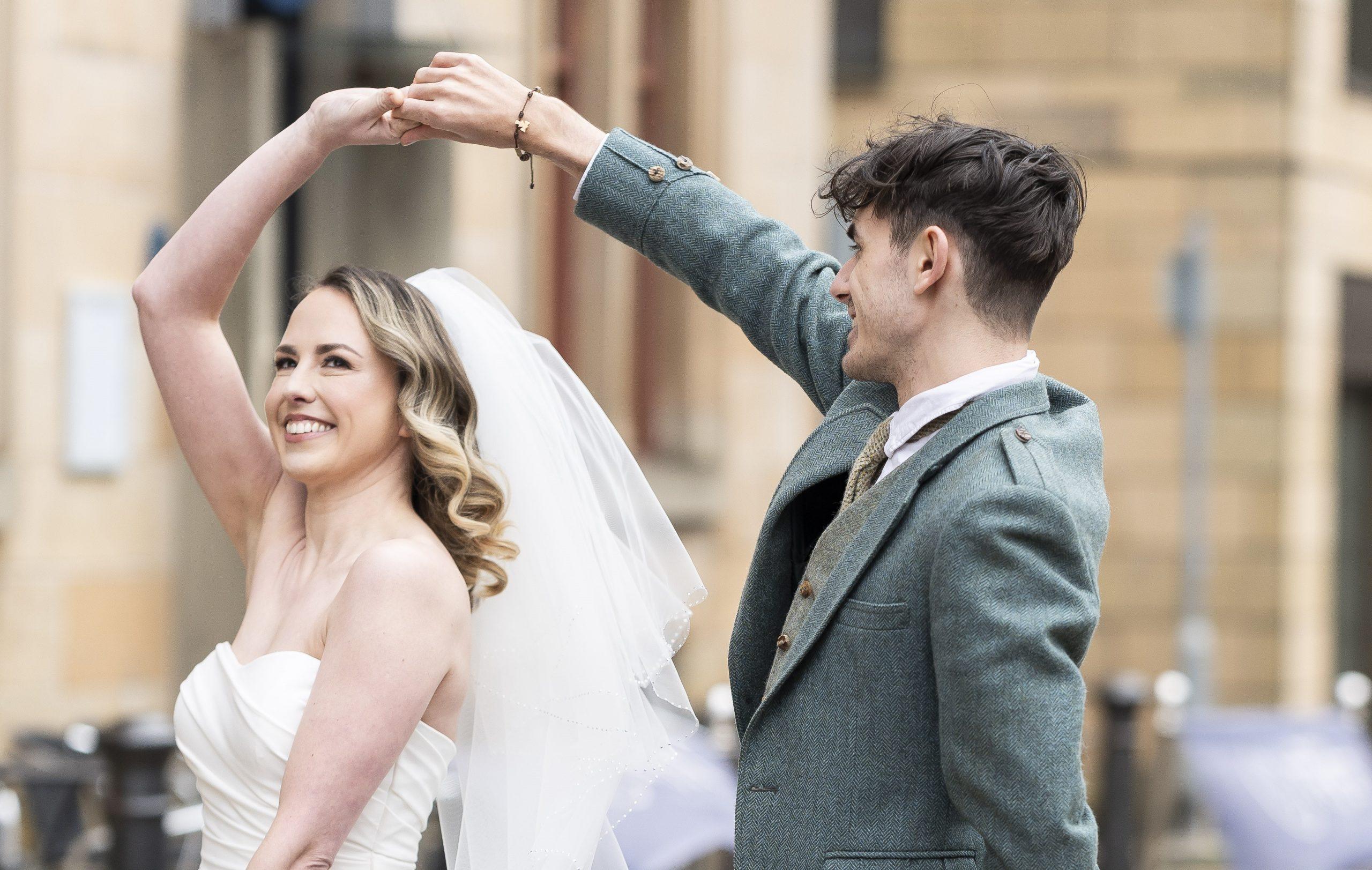 Các tuổi Canh Ngọ 1990, Ất Hợi 1995, Mậu Dần 1998 và Kỷ Mão 1999 được đánh giá là hợp với nam Tân Mùi 1991 trong hôn nhân