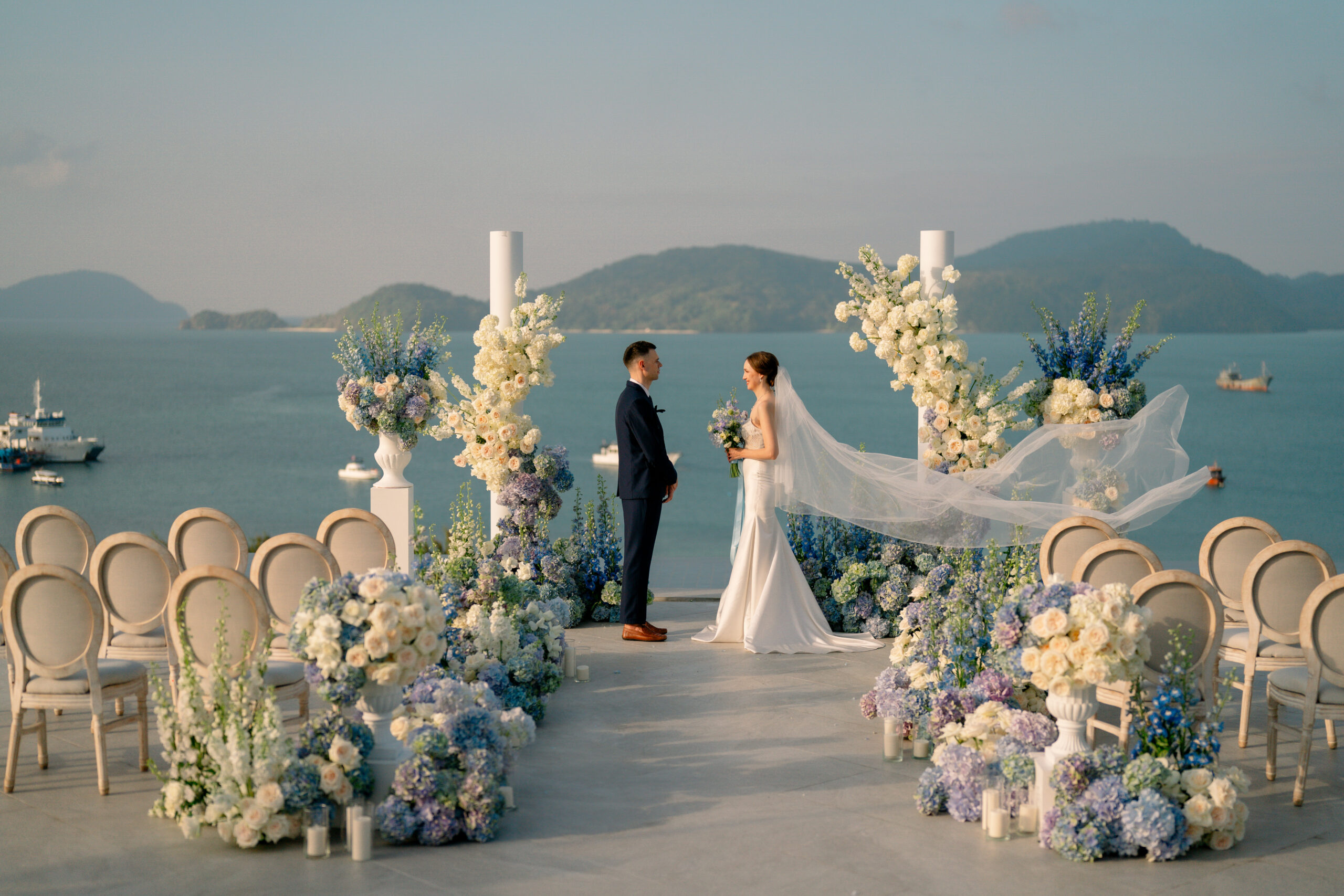 Nam Nhâm Thân 1992 nên lựa chọn bạn đời thuộc các tuổi 1994, 1995, 1998 và 2000