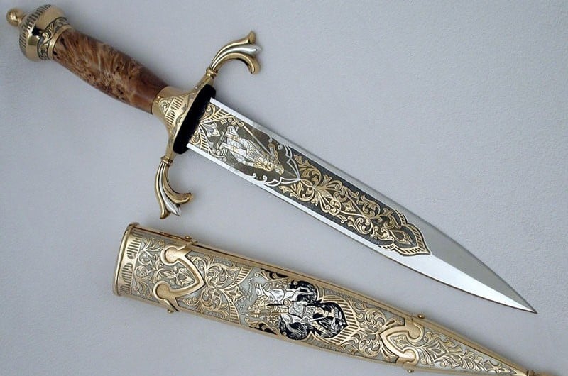 Nam sinh năm 1993 tuổi Quý Dậu thuộc mệnh Kim – Kiếm Phong Kim