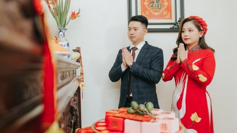 Nữ Canh Ngọ nên làm lễ cúng thần linh trước khi rước dâu để hóa giải hạn Kim Lâu trong năm 2026