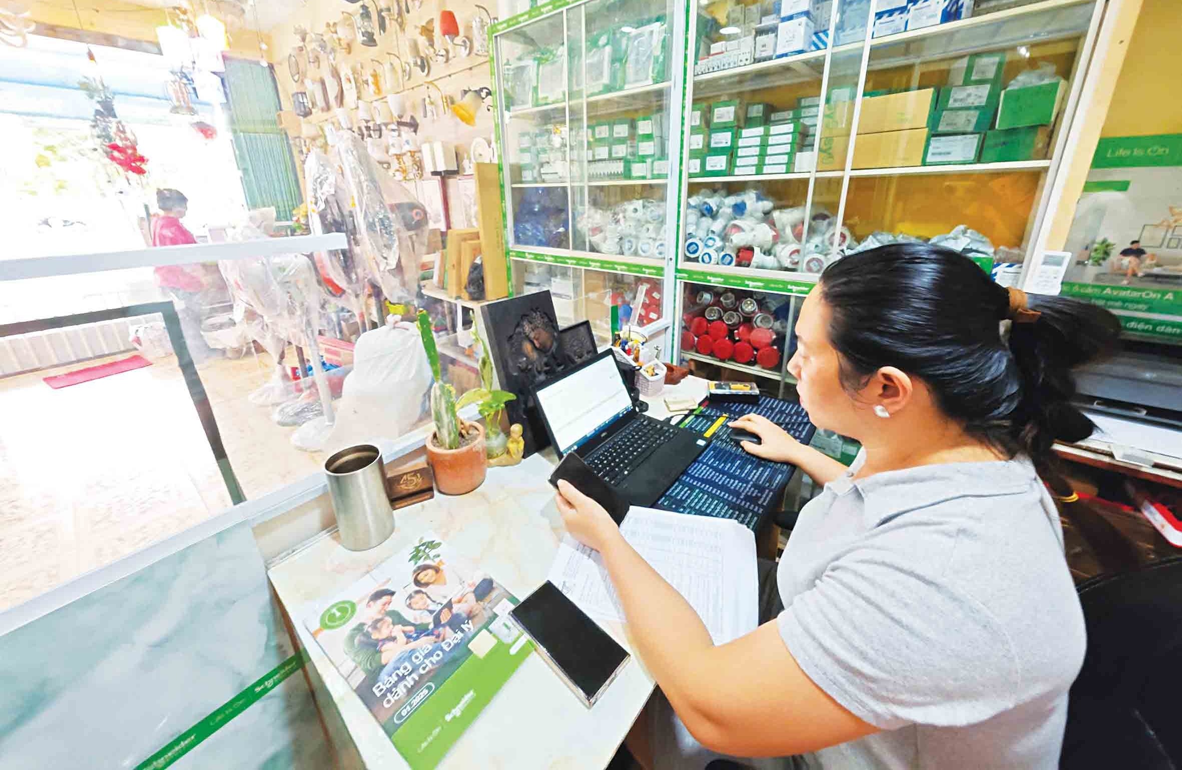 Hộ kinh doanh sẽ phát sinh nghĩa vụ thuế khi doanh thu vượt ngưỡng miễn thuế