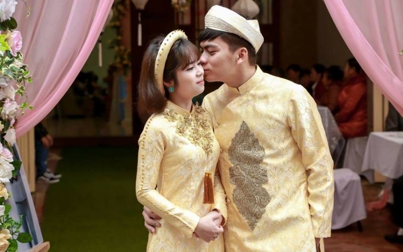 Mệnh Hải Trung Kim của nam Giáp Tý tượng trưng cho sự bền bỉ - nền tảng để cuộc sống hôn nhân vững chắc