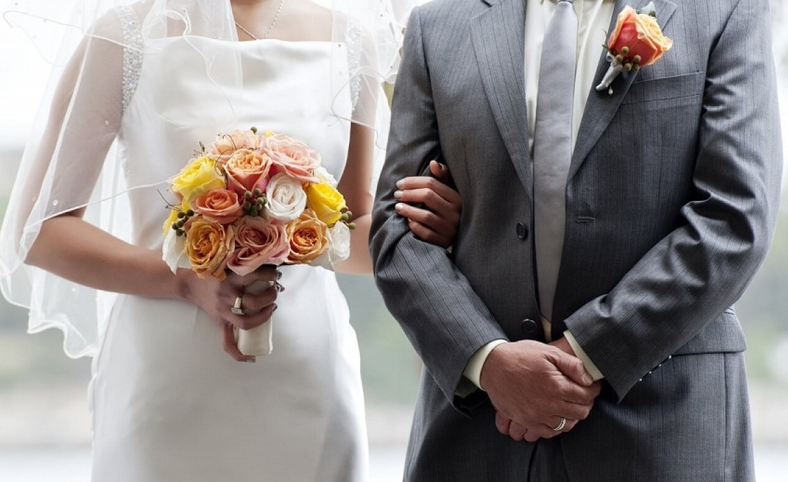 Thời tiết, địa điểm tổ chức và sự thuận tiện cho khách mời đều ảnh hưởng đến trải nghiệm trong ngày cưới