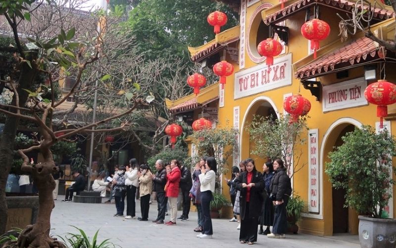 Tâm xuất phát từ lòng thành thì lễ nơi nào dù đền hay chùa cũng được chứng giám