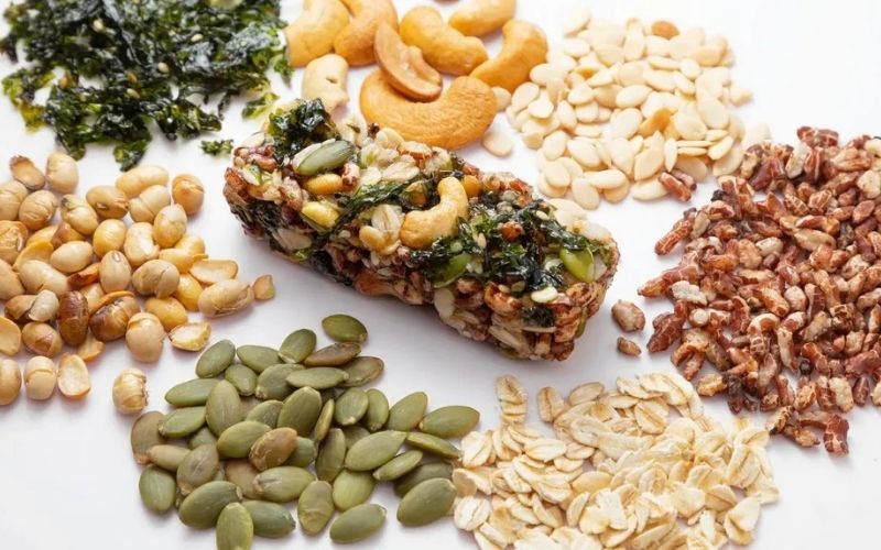 Các loại hạt là mặt hàng bán chạy dịp Tết được nhiều người bán lựa chọn 