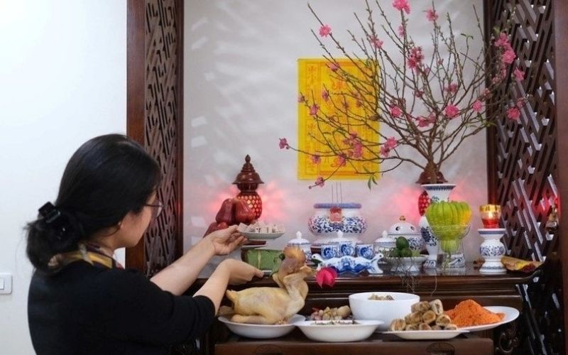 Lễ tạ tại nhà mang lại cảm giác gần gũi, giúp gia chủ thể hiện lòng thành một cách giản dị nhưng trọn vẹn