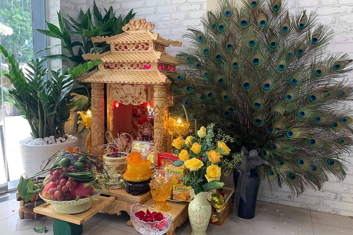 Hướng đặt Ban thờ Thần Tài cần phù hợp với cung phi của gia chủ Quý Sửu 1973 