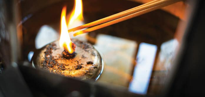 Việc đốt vía giúp cân bằng âm dương cho không gian