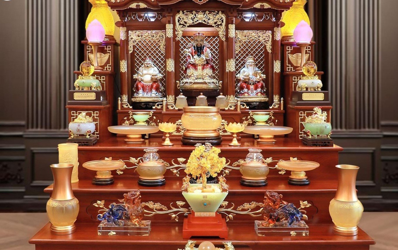 Sự trang nghiêm và sạch sẽ của ban thờ Thần Tài giữ vai trò quan trọng trong phong thủy thờ cúng