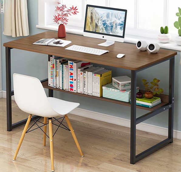 Nữ 1979 nên chọn bàn làm việc hình dáng thuôn dài, gọn gàng