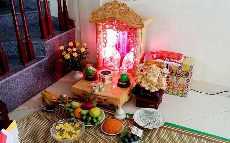 Hướng đặt ban thờ Thần tài của tuổi Canh Thân 1980 cần phù hợp với bát trạch của gia chủ của nam mạng và nữ mạng