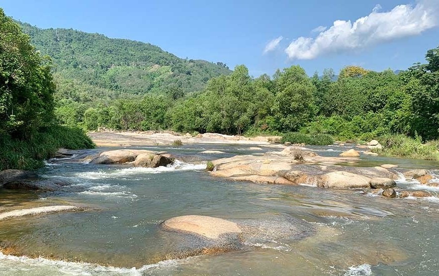 Người tuổi Ất Dậu 2005 mang mệnh Tuyền Trung Thủy