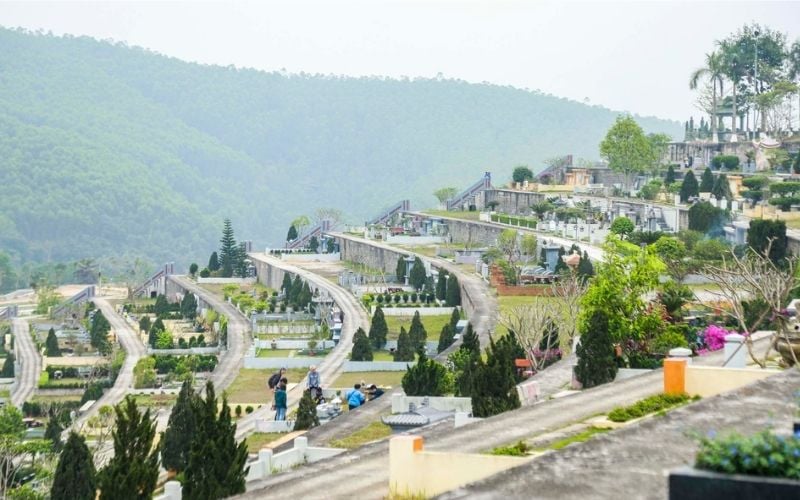 Thanh minh diễn ra vào dịp tiết trời trong, lòng người hướng về cội nguồn