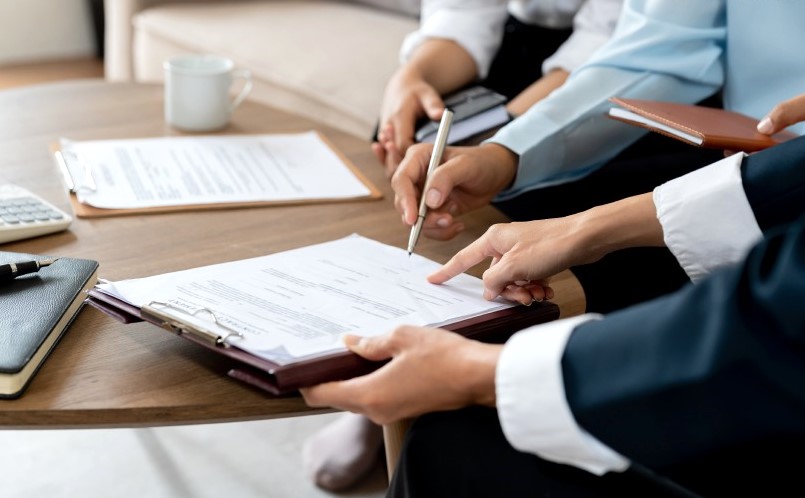 Bạn cần có cam kết pháp lý rõ ràng để kiểm soát rủi ro khi hợp tác với người khắc tuổi