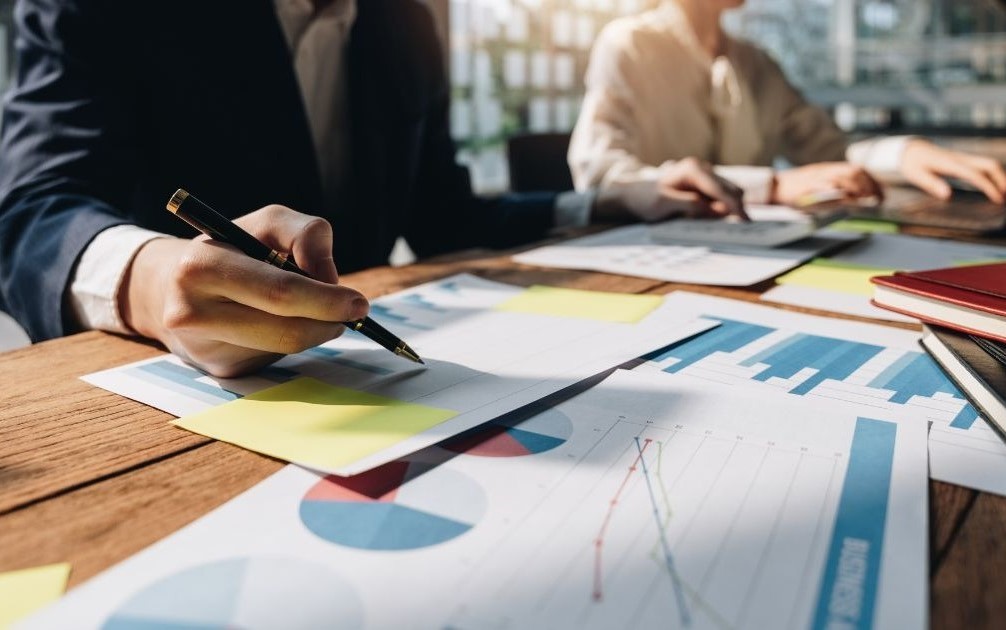 Tuổi Nhâm Dần nên giữ vai trò định hướng chiến lược hoặc giám sát tổng thể trong kinh doanh