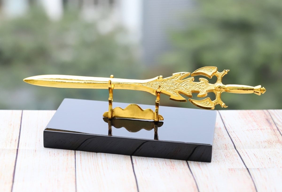 Người sinh năm 1993 Quý Dậu thuộc mệnh Kiếm Phong Kim