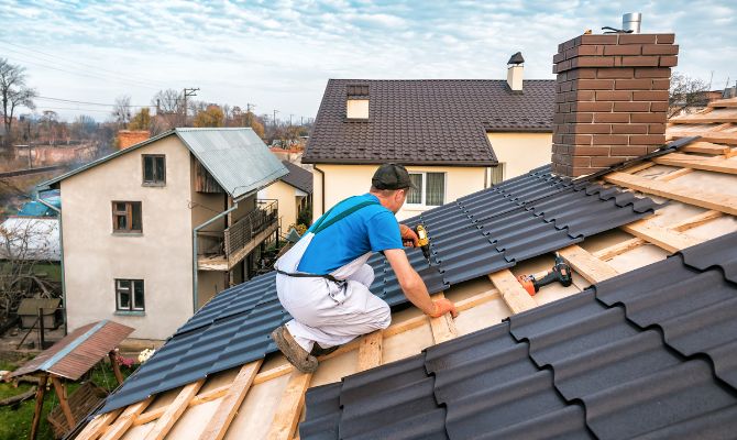 Thời tiết tháng 9 tại nhiều nơi tương đối thuận lợi cho việc đổ trần lợp mái 