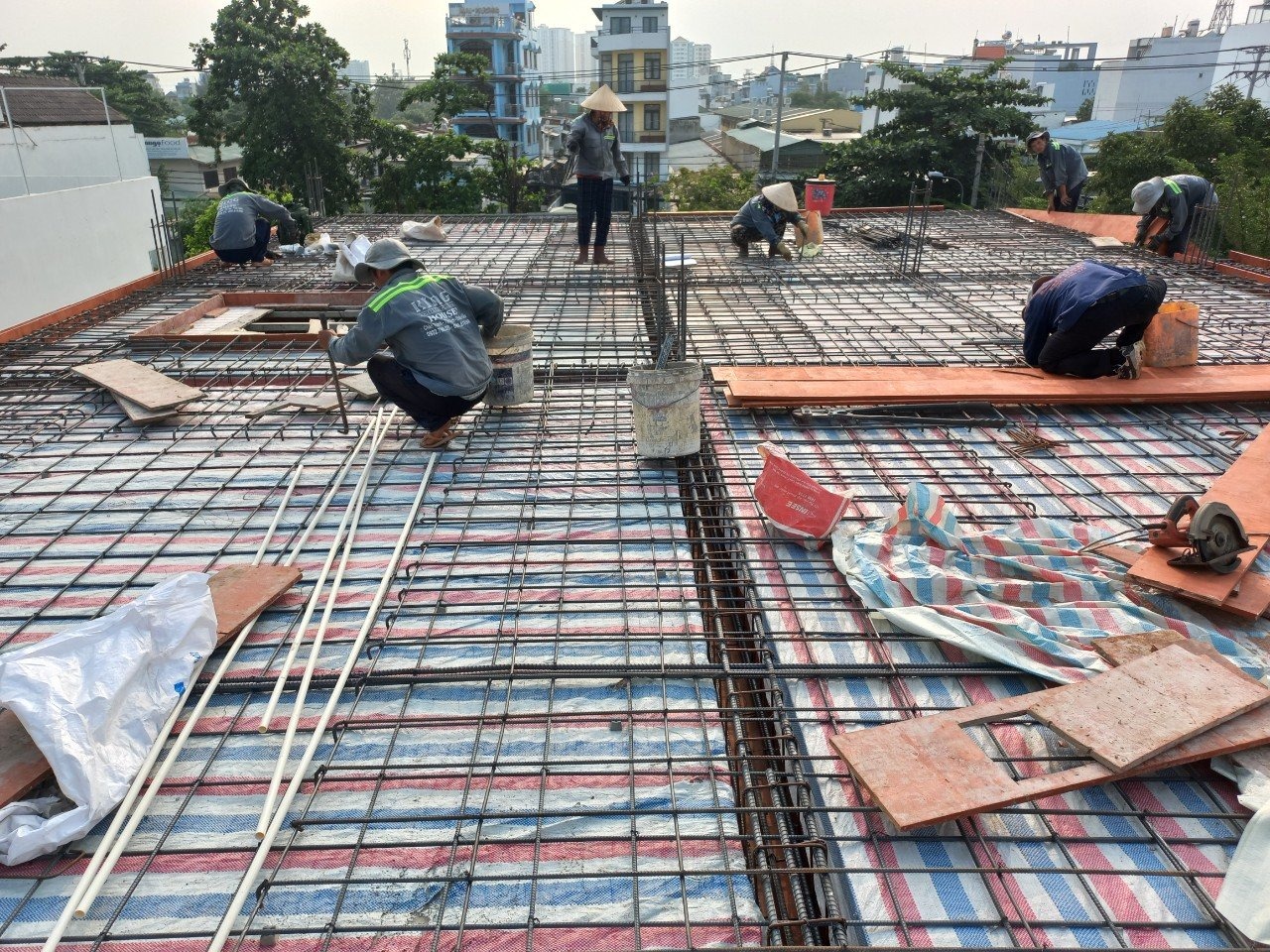 Nên đổ trần lợp mái vào ngày hoàng đạo, có sao tốt chiếu mệnh