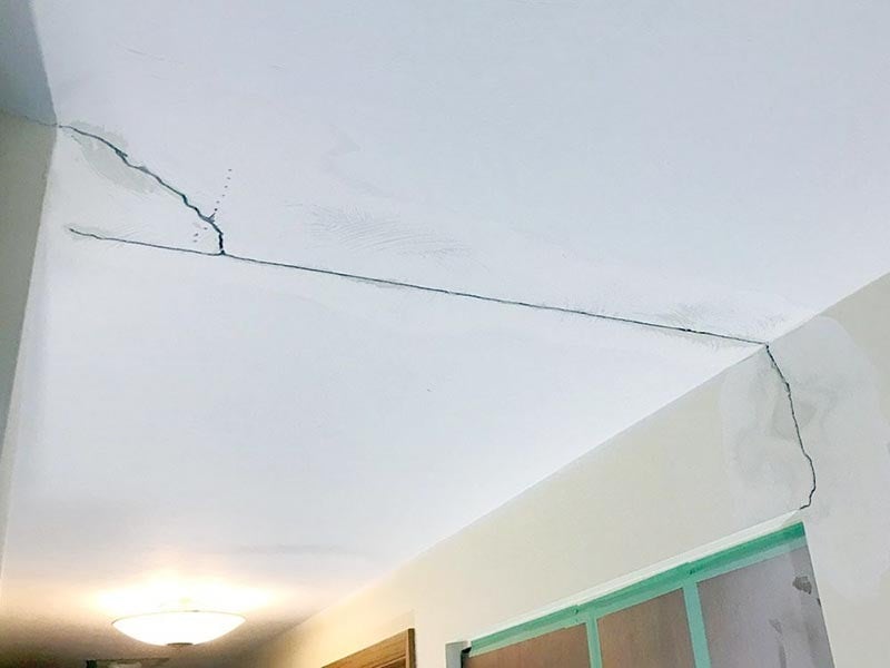 Đổ mái vào ngày xấu có thể khiến công trình gặp sự cố, dẫn đến những rắc rối không mong muốn