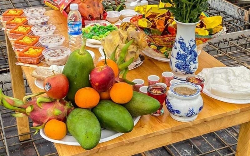 Thực hiện lễ cúng đổ mái để giảm bớt năng lượng tiêu cực và hóa giải vận xấu