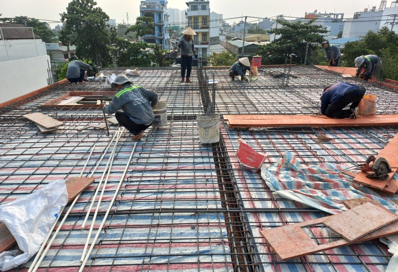 Gia chủ nên ưu tiên ngày hoàng đạo và có trực tốt khi đổ trần lợp mái