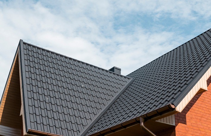 Việc chọn ngày đổ mái phù hợp đóng vai trò điều tiết giúp công trình giữ được sự cân bằng và ổn định lâu dài 