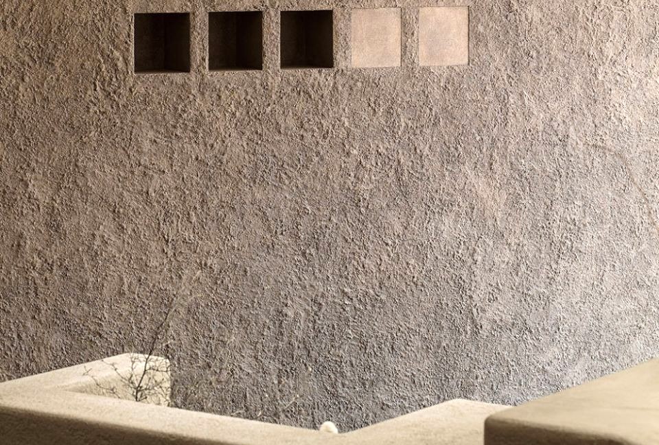 Người sinh năm 1961 thuộc tuổi Tân Sửu, ngũ hành Bích Thượng Thổ