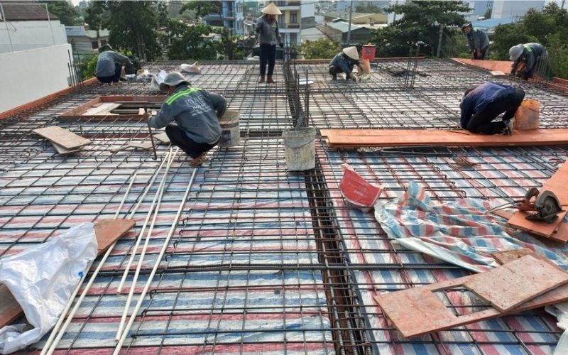 Chọn ngày hoàng đạo đổ mái tạo năng lượng tích cực khi gia chủ Kỷ Tỵ thi công đổ mái