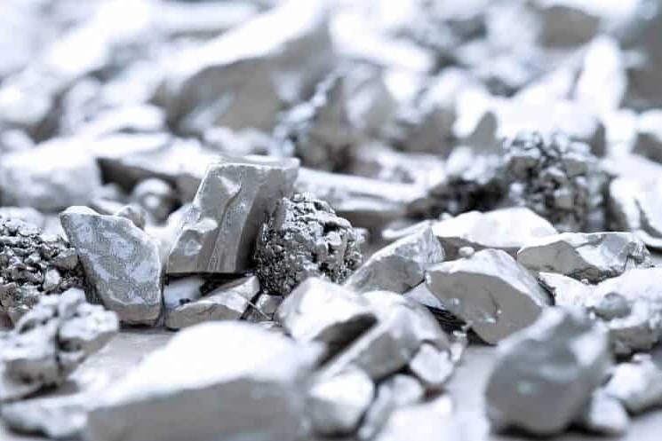 Gia chủ tuổi Nhâm Dần sinh năm 1962 thuộc mệnh Kim Bạch Kim