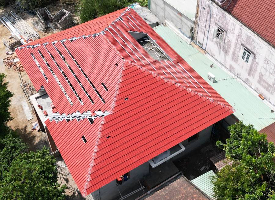 Đổ trần lợp mái vào ngày xấu có thể khiến việc thi công dễ gặp trục trặc