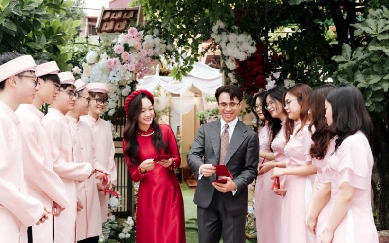 Tránh ngày xấu là cách cầu mong cho đôi trẻ gặp nhiều phúc lành