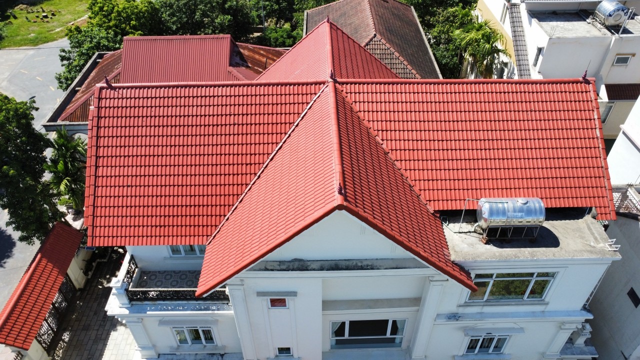 Năng lượng của ngày tốt giúp gia chủ tránh ảnh hưởng xấu do xung khắc ngũ hành gây ra để sớm hoàn thiện việc lợp mái