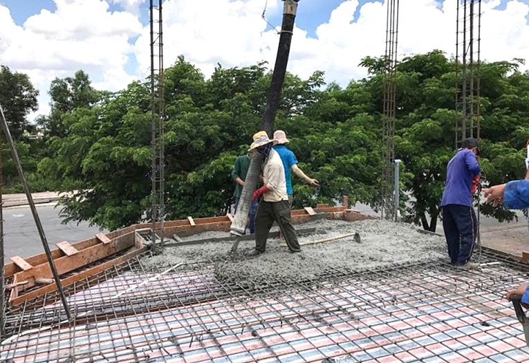 Thực hiện đổ mái vào khung giờ tốt giúp mang lại trạng thái năng lượng hài hòa