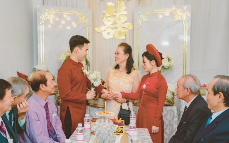 Ngày đẹp không chỉ hợp tuổi mà còn hợp tình, hợp ý, để mỗi khoảnh khắc trong lễ ăn hỏi thêm phần ý nghĩa