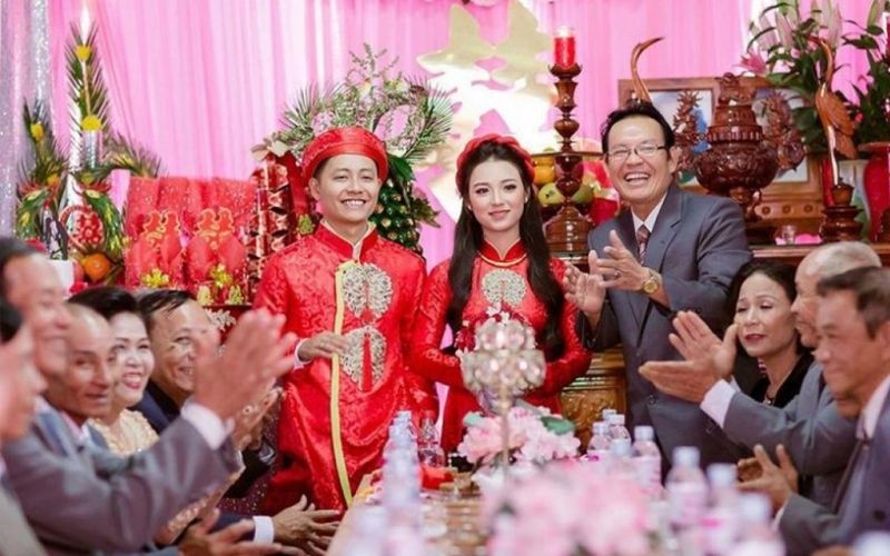 Chọn ngày hoàng đạo để cô dâu chú rể có tâm lý thoải mái trong buổi lễ ăn hỏi 