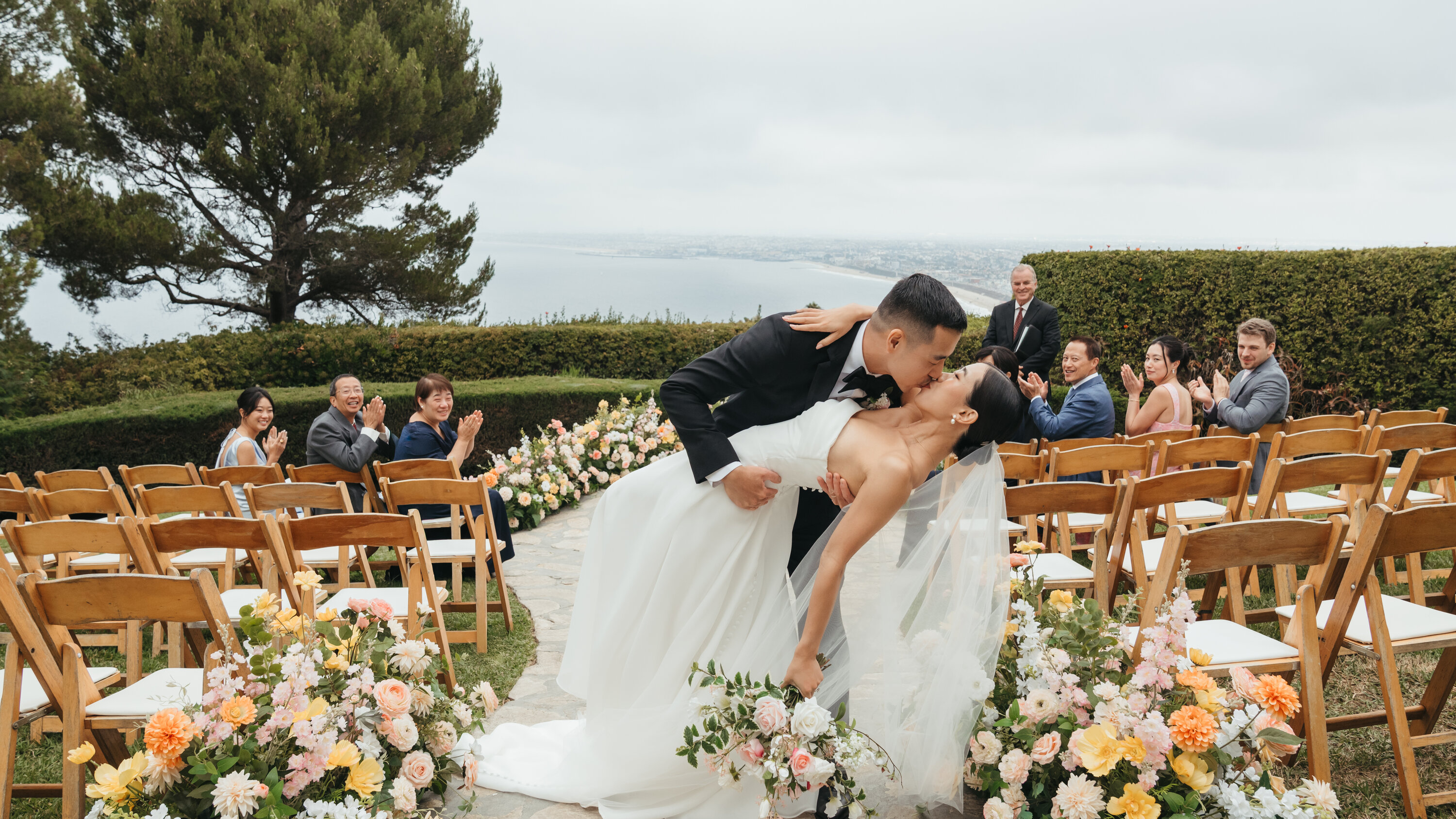 Khi chọn ngày ăn hỏi Ất Dậu 2005 nên chọn các ngày Hoàng đạo hợp với bản mệnh